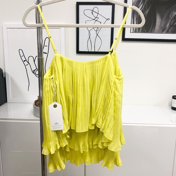 MADISON MARCUS Pleated Top - Picture 3 of 3